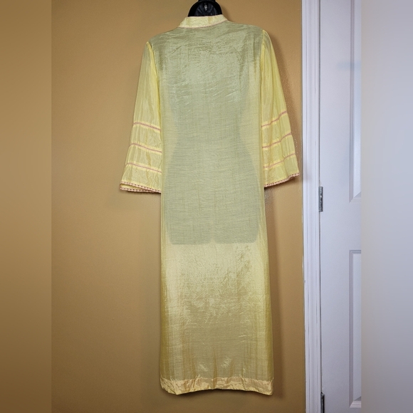 Morpankh by Shruti Sancheti Yellow Lightweight Embroidered Floral Kurta sz S - Picture 3 of 7